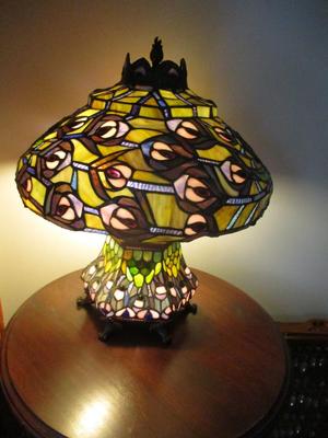 Decorative Tiffany Style Table Lamp