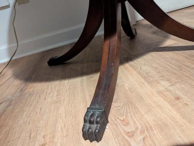 Round Federal Style Mahogany Table