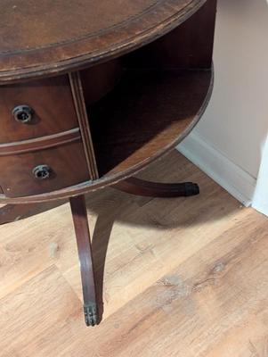 Round Federal Style Mahogany Table