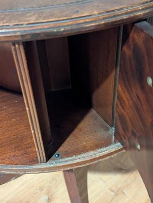 Round Federal Style Mahogany Table