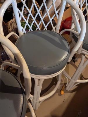 3 Wicker Bar Stools