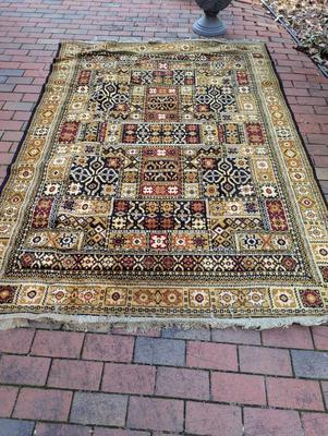 Approx 97 1/2" x 69" Area Rug