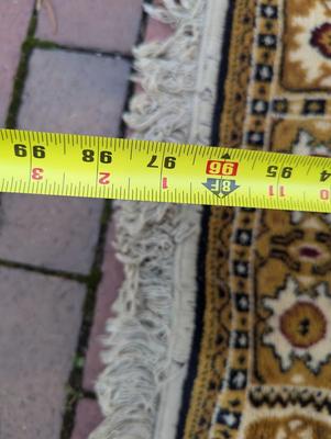 Approx 97 1/2" x 69" Area Rug