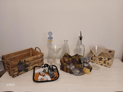 Drunken Mice wine bottle holder - Basket with grapes - glass bottles - and more