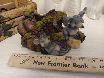 Drunken Mice wine bottle holder - Basket with grapes - glass bottles - and more