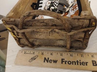 Drunken Mice wine bottle holder - Basket with grapes - glass bottles - and more
