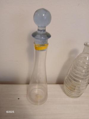 Drunken Mice wine bottle holder - Basket with grapes - glass bottles - and more