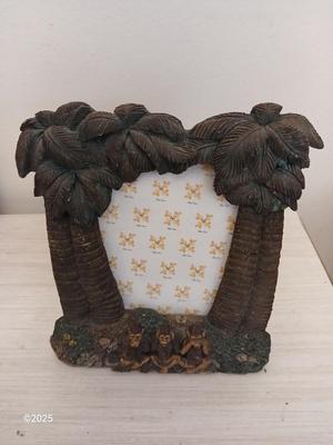 Black jewelry box - Jungle themed soap dispenser and a picture frame