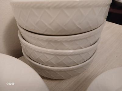 4-piece dinnerware set - Totally Today