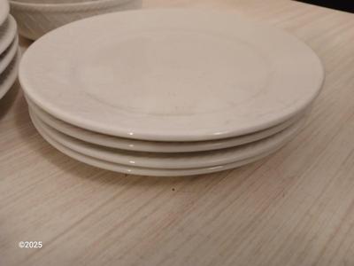 4-piece dinnerware set - Totally Today