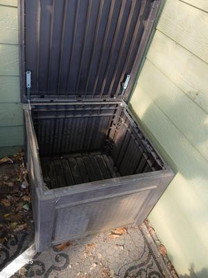 Keter end table / Patio storage box