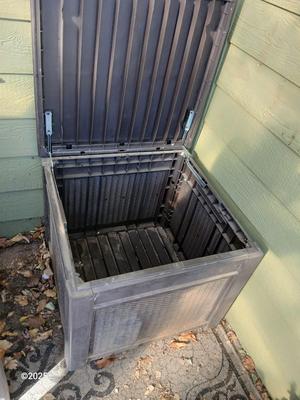 Keter end table / Patio storage box