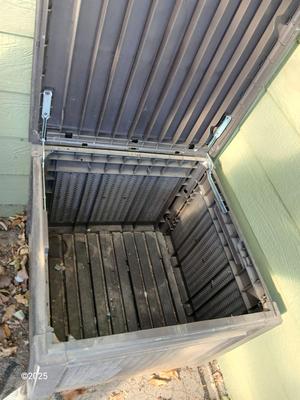 Keter end table / Patio storage box