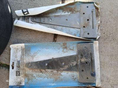 Large livestock rubber feed / water bowl with two new large gate hinges and a rope