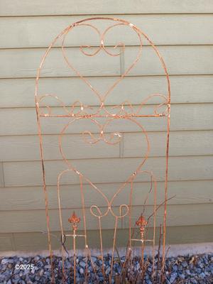 Antique Iron - heavy metal garden trellis (1 of 3)
