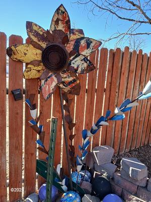 HUGE and heavy Flower yard art - Handmade - One of a kind!
