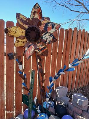 HUGE and heavy Flower yard art - Handmade - One of a kind!