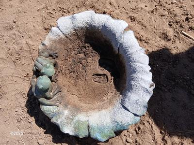Frog water basin - small stands and a Whirly gig
