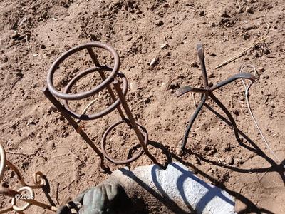 Frog water basin - small stands and a Whirly gig