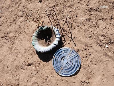 Frog water basin - small stands and a Whirly gig