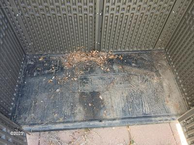 Lifetime storage shed - Like new!