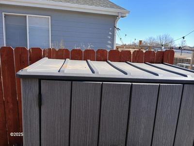 Lifetime storage shed - Like new!