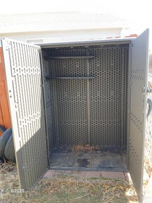Lifetime storage shed - Like new!