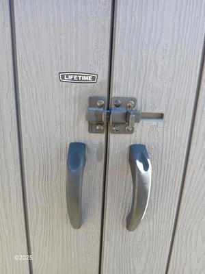 Lifetime storage shed - Like new!