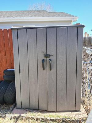 Lifetime storage shed - Like new!