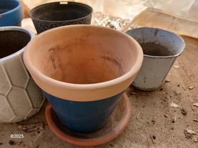 Assortment of small ceramic and terra cotta flowerpots - planters - Pots -