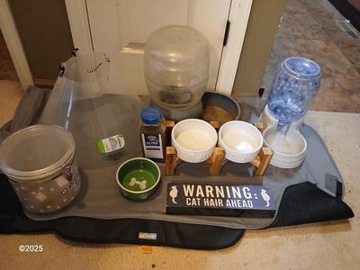 For the dogs & cats - Feed bowls - Safety cone - kennel cover- and more