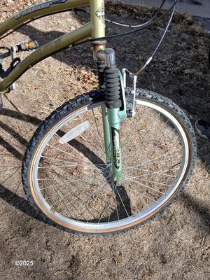 Huffy Broadmoor Adult Bicycle