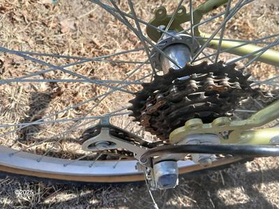 Huffy Broadmoor Adult Bicycle