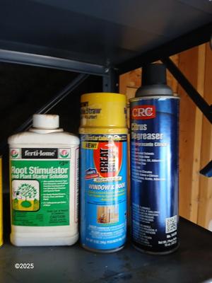 Variety Household chemicals - wall texture - Raid - Goof off and self-adhesive floor tiles