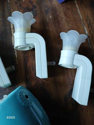 Scentsy like nightlight burners and electric Bath & Body Works White Flower Top Wallflower Plug in Diffusers