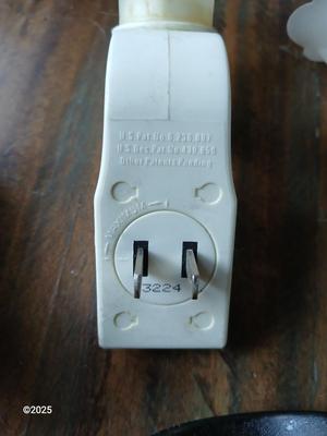 Scentsy like nightlight burners and electric Bath & Body Works White Flower Top Wallflower Plug in Diffusers