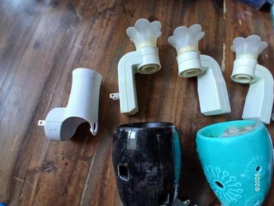 Scentsy like nightlight burners and electric Bath & Body Works White Flower Top Wallflower Plug in Diffusers