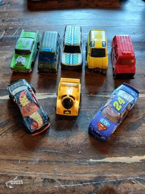 Collection of small diecast cars - Hot wheels and more