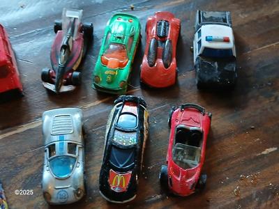 Collection of small diecast cars - Hot wheels and more