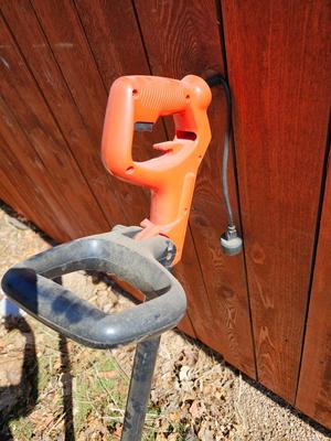 Electric Black and Decker Grass / sidewalk Edger