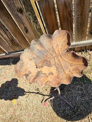 Rustic yard / garden art handmade - Leaf waterer - plant stand