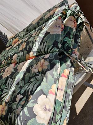 Six chair cushions - Patio chair cushions