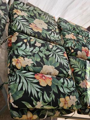 Six chair cushions - Patio chair cushions