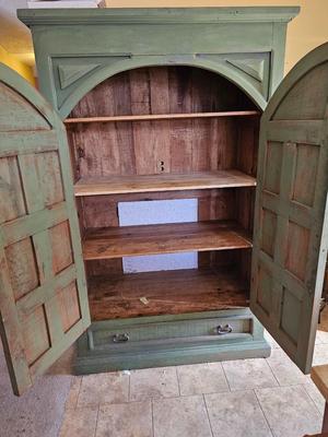 Armoire / Storage cabinet