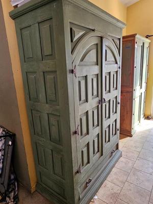 Armoire / Storage cabinet
