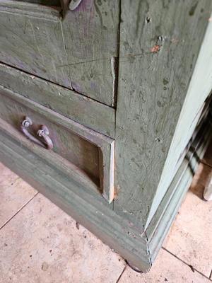 Armoire / Storage cabinet