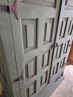 Armoire / Storage cabinet