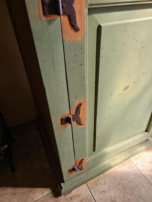 Armoire / Storage cabinet