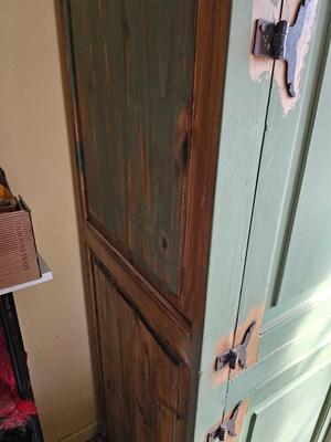 Armoire / Storage cabinet