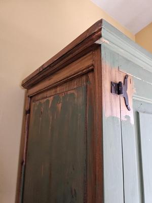 Armoire / Storage cabinet